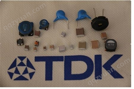 TDK  CD70ZU2GA102MYNKA ±20% 440VAC 陶瓷电容器 Z5U 径向，圆片式