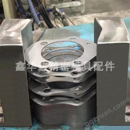 鑫华达-厂家强磁耐高温板分离器 异形磁铁分层器 铁板分料器 磁性分张器