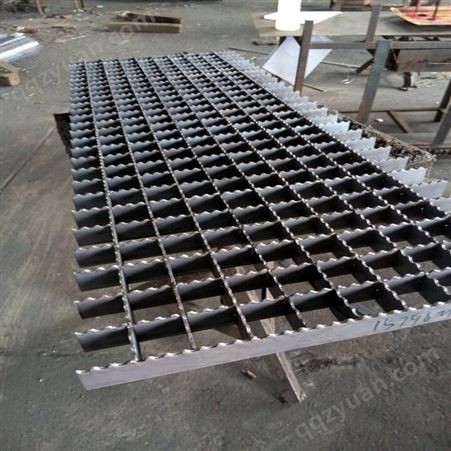 扇形钢格板 电镀锌格栅板  拓疆 排水集中盖板平台楼梯踏步板