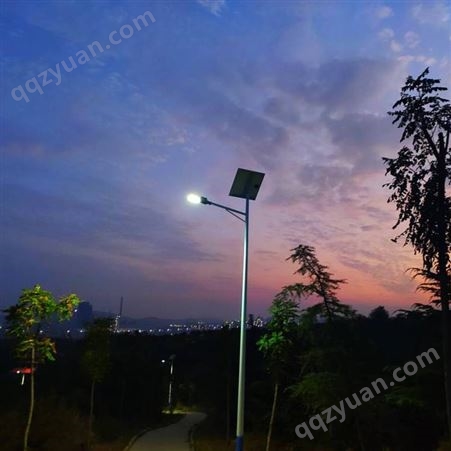 桂林恭城户外太阳能LED庭院灯灯罩太阳能LED灯杆零电费，规格定制